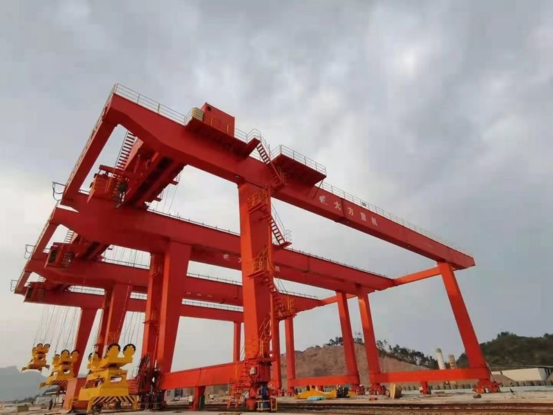 中鐵電氣化局集團(tuán)--GJM40.5t集裝箱門(mén)機(jī)