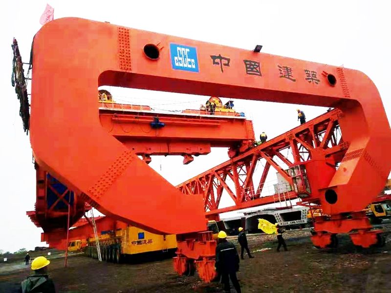 中建六局--TLJ 900t提梁機(jī)
